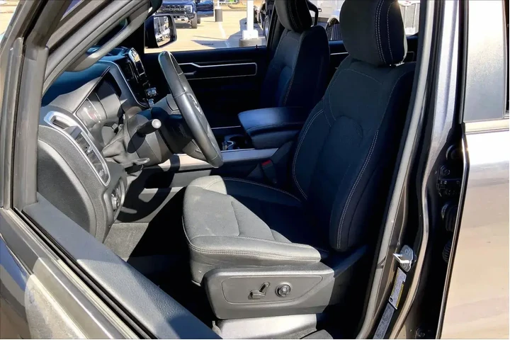 $24047 : Ram 1500 2020 4x2 Big Horn 4 image 7