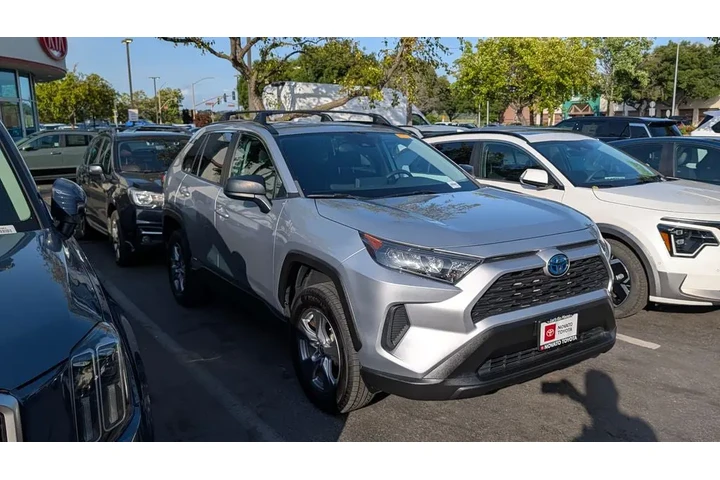 $33999 : Gold Certified 2022 RAV4 Hybr image 9