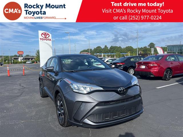 $25617 : PRE-OWNED 2022 TOYOTA C-HR XLE image 1