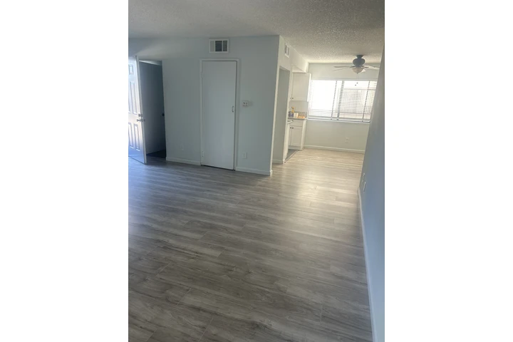 $3200 : Townhouse image 6