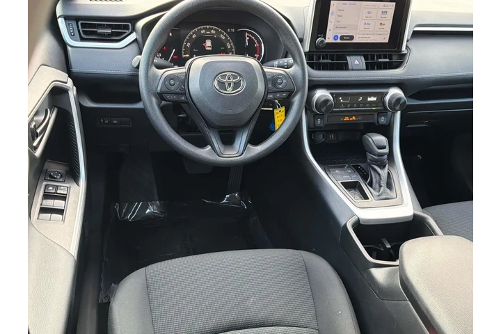 $32253 : Toyota RAV4 2025 LE 4dr SUV image 9