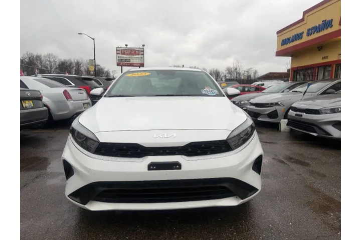 2024 Forte LXS image 3