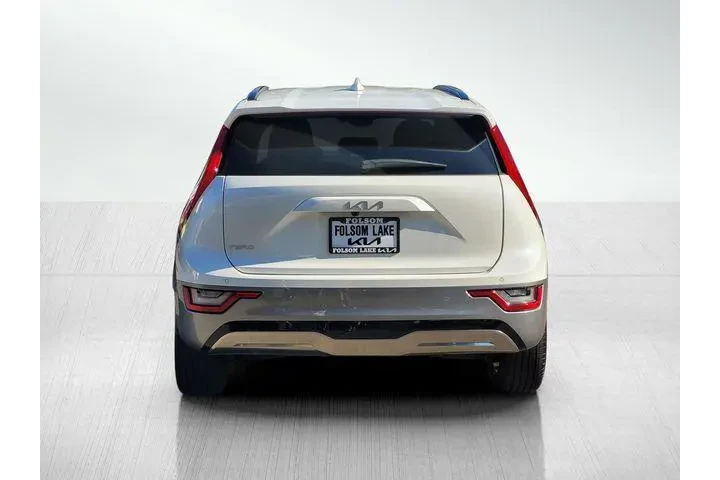 $31761 : Kia Niro EV 2025 Wave 4dr Cr image 5