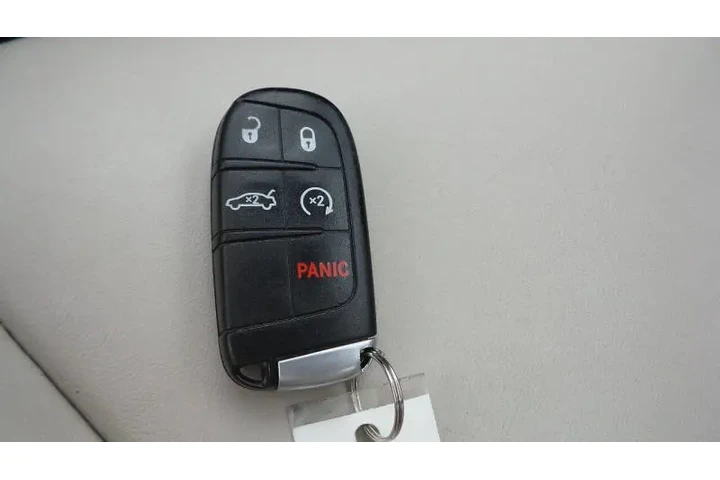 $12900 : 2016 300 Limited image 9