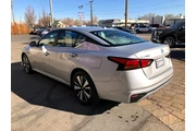 $17990 : 2021 Altima 2.5 SV thumbnail