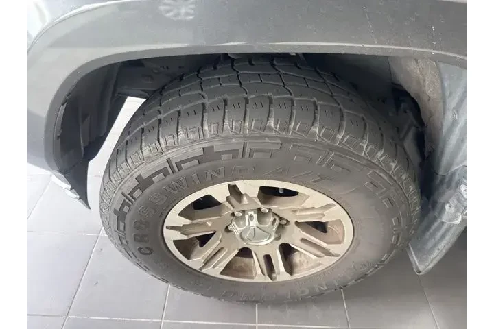 $24447 : Toyota Tacoma 2017 4x2 TRD O image 2