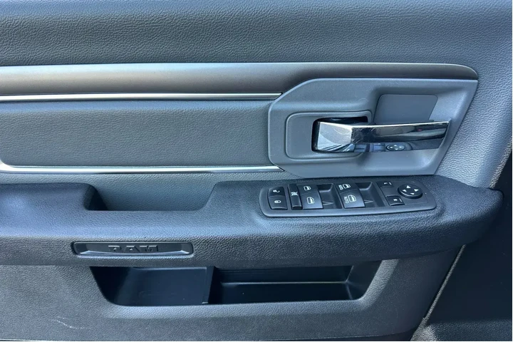 $24997 : Ram 1500 Classic 2022 4x2 SL image 10