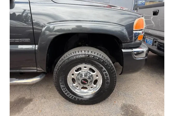 $15995 : 2004 GMC Sierra 2500HD SLT image 5