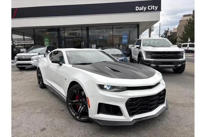 $39890 : Chevrolet Camaro 2017 SS 2dr image 1