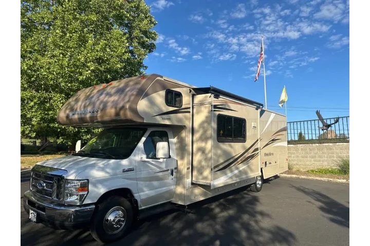 $54995 : 2017 Winnebago Minnie Winnie image 10