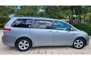 $9900 : 2015 Toyota Sienna LE Minivan thumbnail