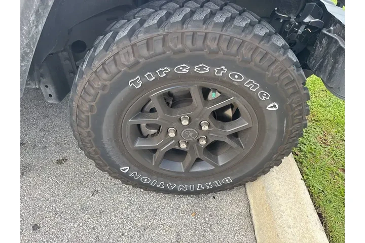 $34999 : Jeep Gladiator 2024 4x4 Will image 5