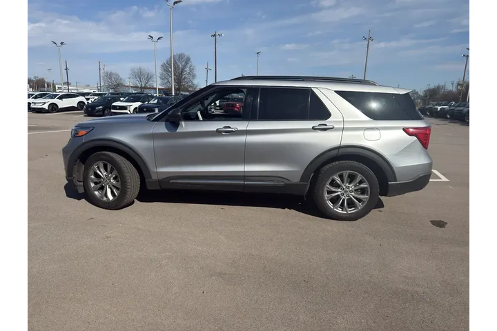 $21900 : Ford Explorer 2021 AWD XLT 4 image 5