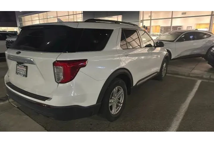 $26950 : Ford Explorer 2022 XLT 4dr S image 2