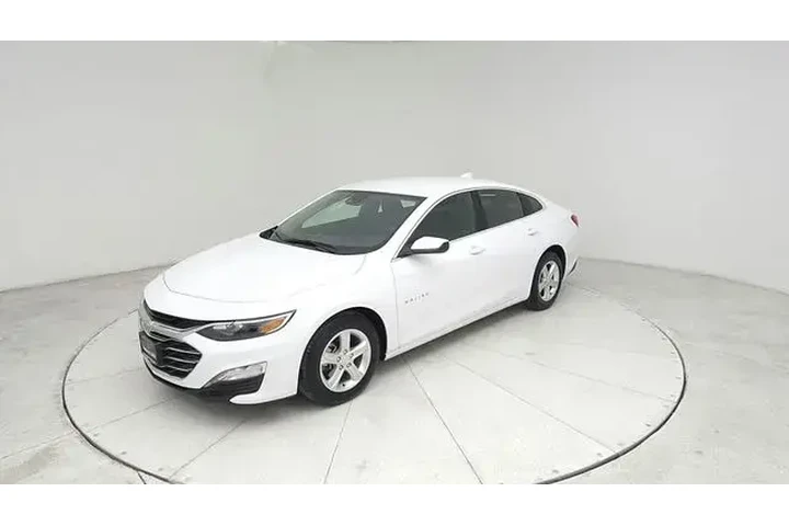 $18983 : Chevrolet Malibu 2024 LT 4dr image 1