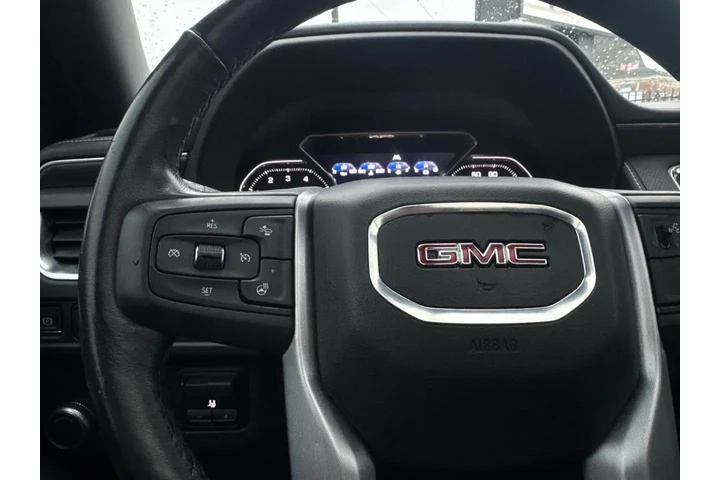 2021 GMC Yukon SLT 2WD image 8