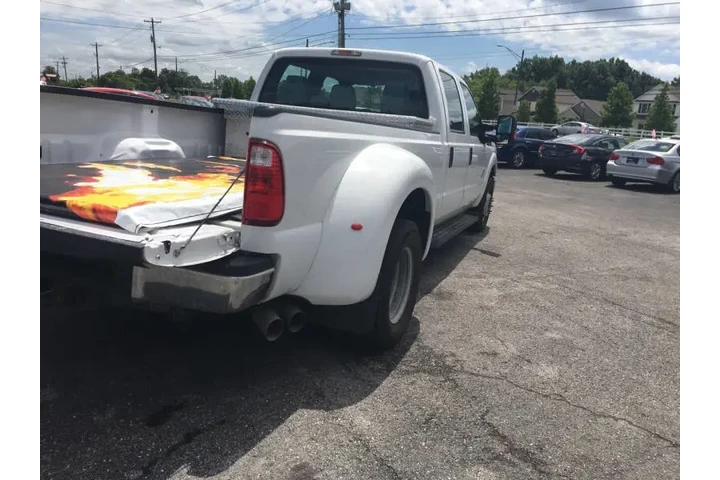 2014 F-350 Super Duty Lariat image 4