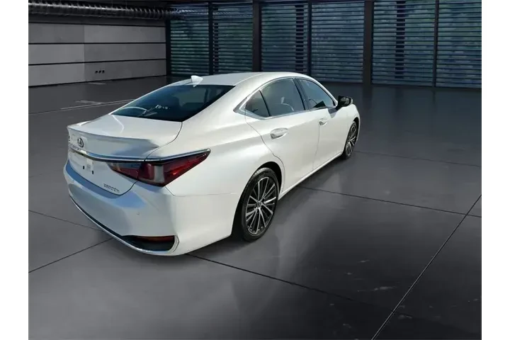 $38988 : Lexus ES 300h 2023 4dr Sedan image 8