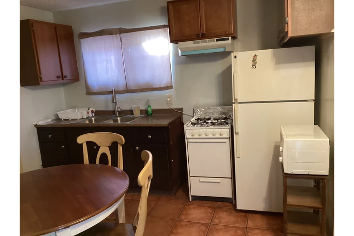 $1575 : 1Rec+1Baño+Refri+TV+Patio+Wifi image 2