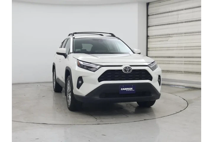 $33998 : Toyota RAV4 2022 AWD XLE Pre image 5