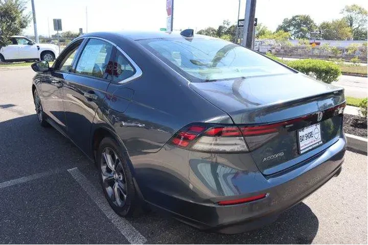 $23423 : Honda Accord 2023 EX 4dr Sed image 7