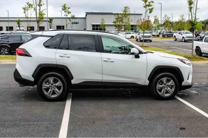 $24920 : Toyota RAV4 2024 XLE 4dr SUV image 7
