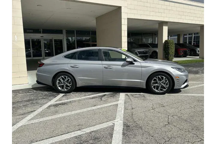 $20713 : Hyundai SONATA 2023 SEL 4dr image 5