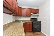 $700 : 1br -  Spacious, fully renovat thumbnail