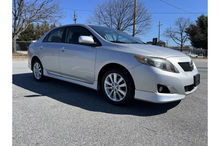 $7900 : 2010 Corolla S image 4