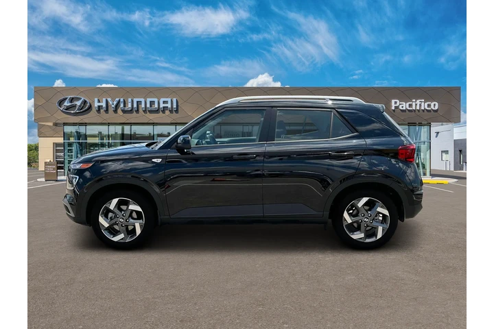 $23450 : Hyundai VENUE 2024 SEL 4dr C image 3