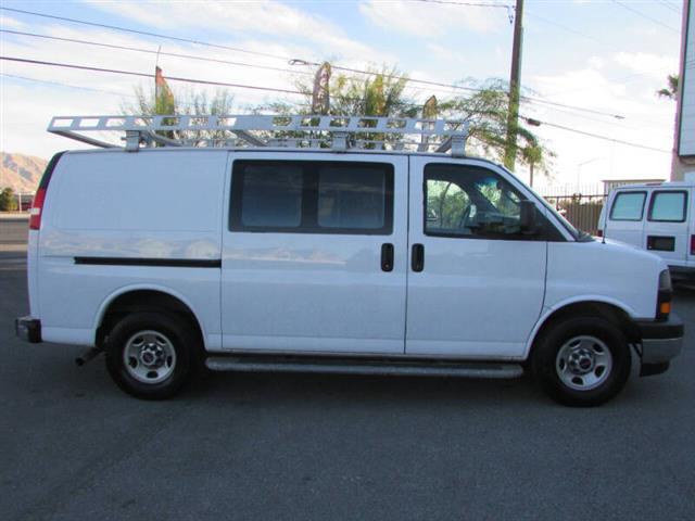 $11995 : 2018 GMC Savana 2500 image 4