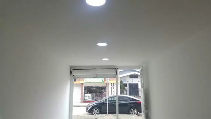 Local comercial image 3