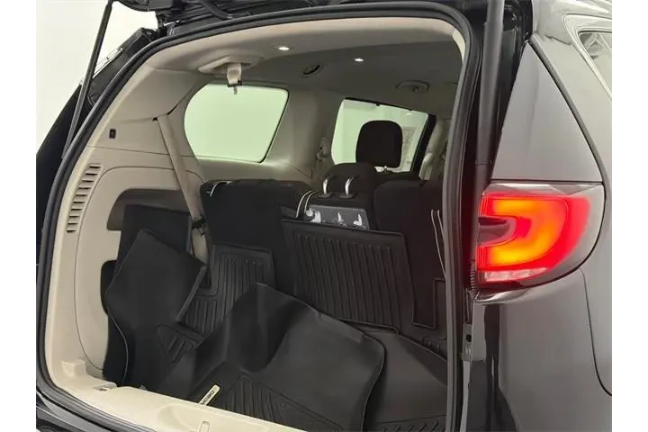 $20000 : Chrysler Pacifica 2021 Touri image 8