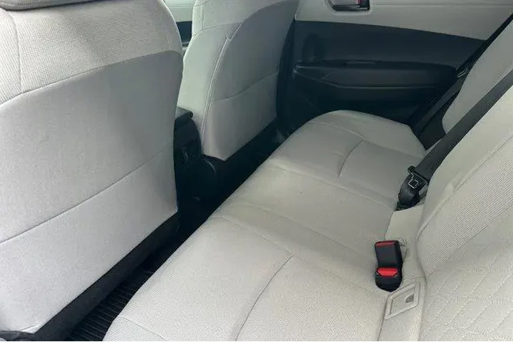 $24500 : Toyota Corolla Cross 2025 LE image 8