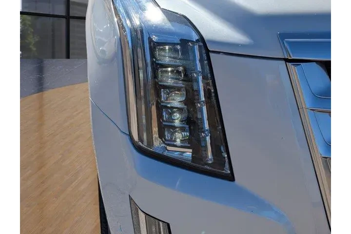 $38999 : Cadillac Escalade 2020 4x4 L image 4