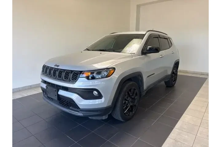 $22027 : Jeep Compass 2025 4x4 Latitu image 1