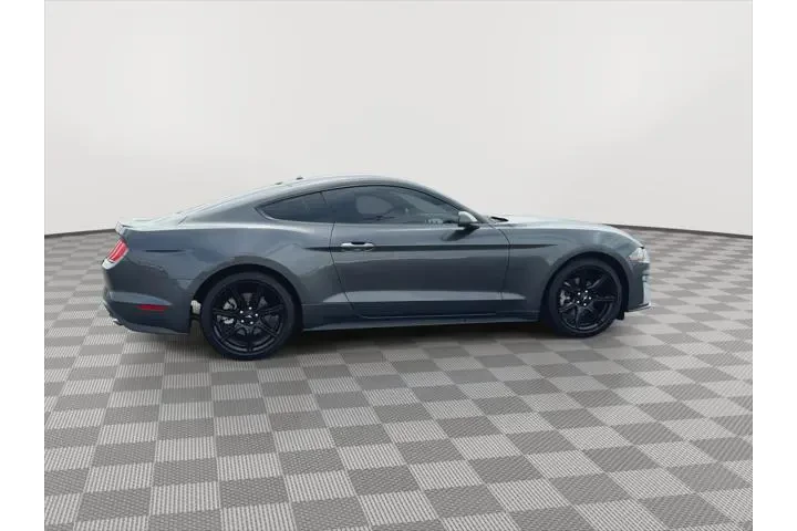 $28500 : Ford Mustang 2020 EcoBoost 2 image 9