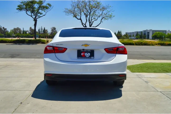 $17495 : Used 2023 Malibu 4dr Sdn LS w image 4