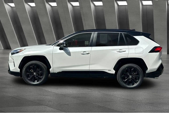 $39900 : Toyota RAV4 Hybrid 2024 AWD image 8