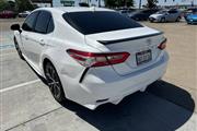 $18999 : 2020 Camry SE thumbnail