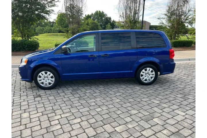 $4500 : 2019 Grand Caravan SE image 10