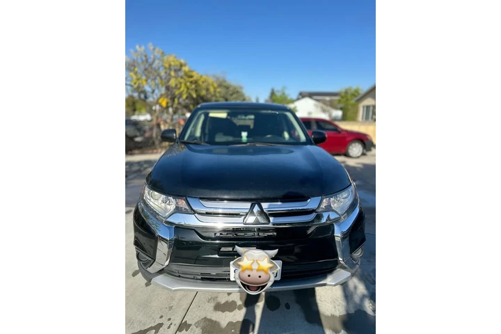 $7500 : 🚗 2017 Mitsubishi Outlander – image 3