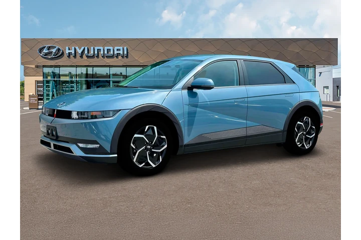 $23990 : Hyundai IONIQ 5 2024 SE 4dr image 2