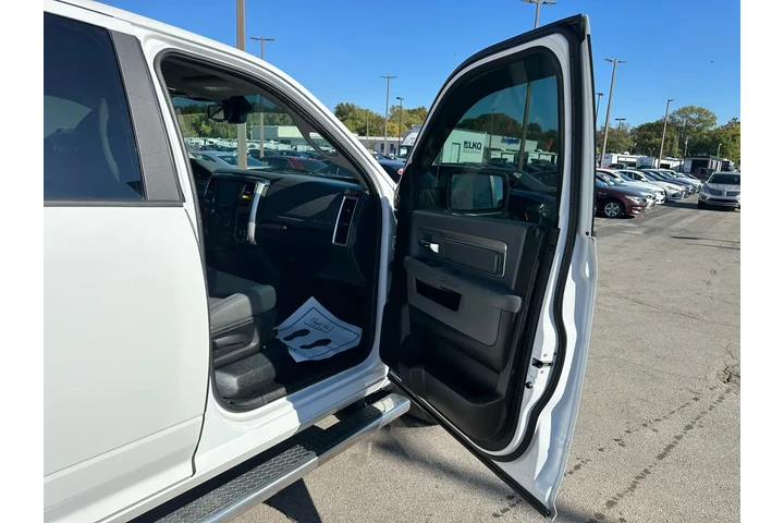 $14980 : 2017 RAM 1500 Big Horn 4x4 Cr image 8