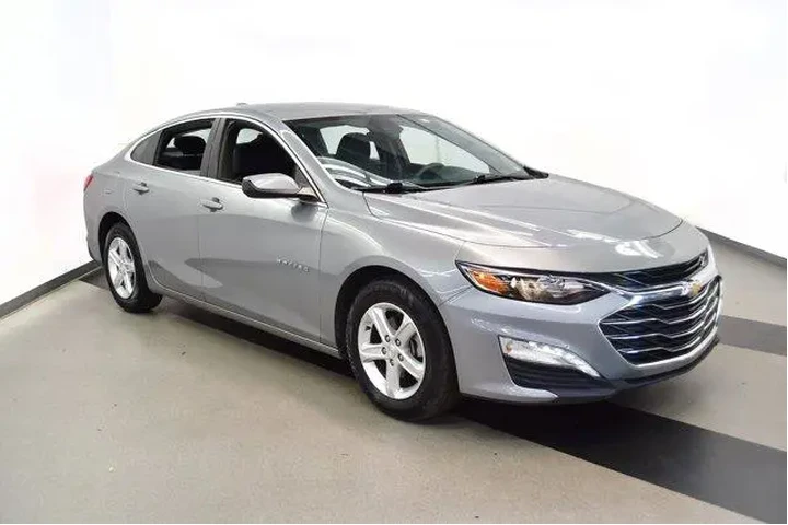 $16994 : Chevrolet Malibu 2024 LT 4dr image 2