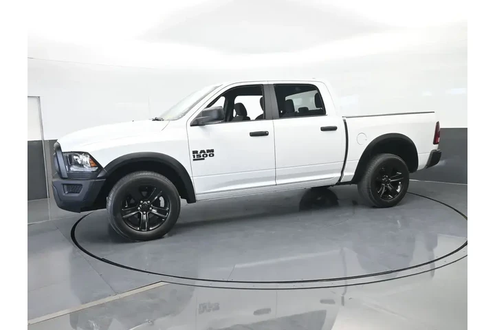 $30995 : Ram 1500 Classic 2024 4x4 SL image 2
