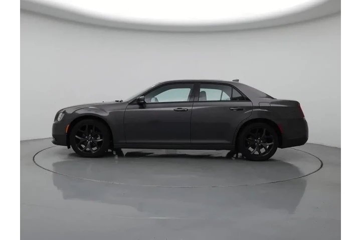 $35998 : Chrysler 300 2023 S V6 4dr S image 3