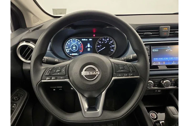 $18998 : Nissan Versa 2025 SV 4dr Sed image 10