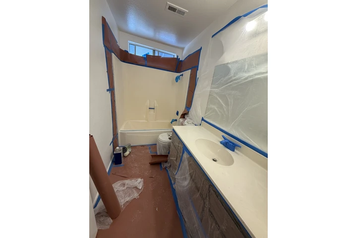 Reglazing bathtub & tile image 1
