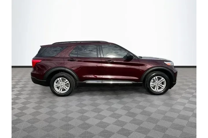 $27900 : Ford Explorer 2022 AWD XLT 4 image 7